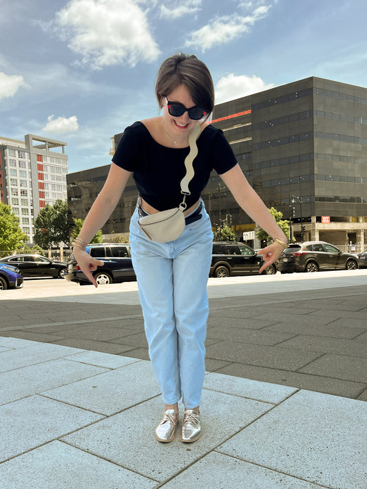 👝 Why Crossbodies Are the New Go-To Handbags: From safety, to sensible to stylish, why crossbodies are the perfect everyday bag.