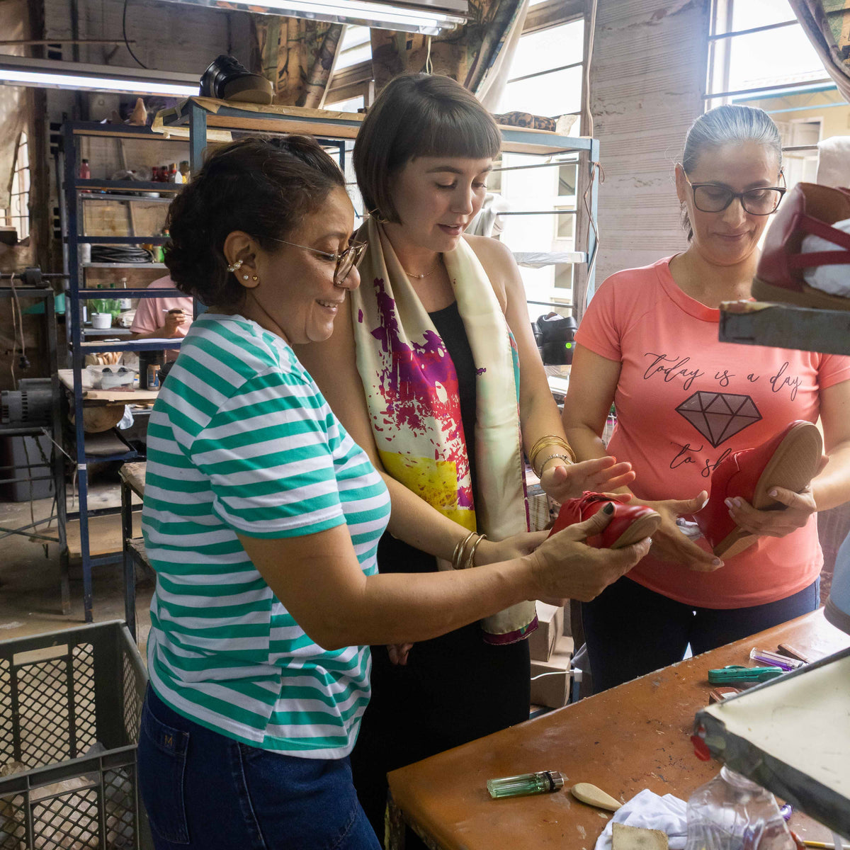 Lisa with women artisans in the atelier